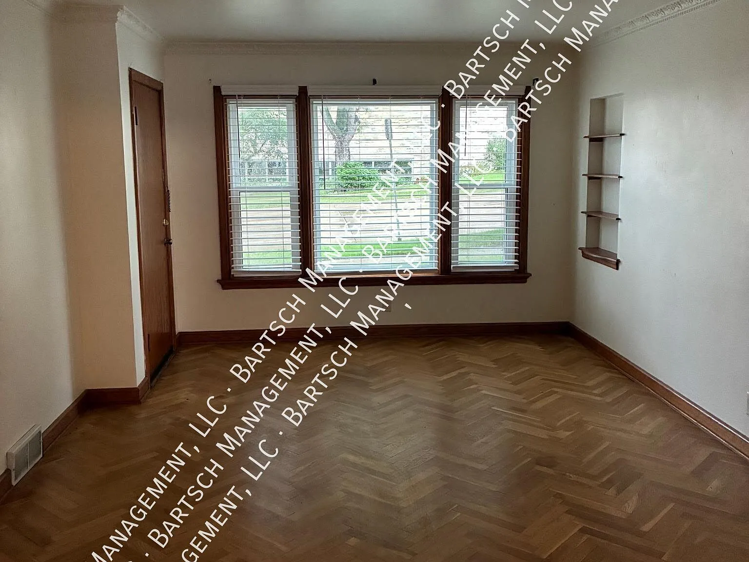 2 bed, $1,200 — Photo 2