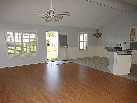 5th image of 9415 Amberjack Dr