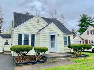 69 Ridgedale Cir, Rochester, NY 14616