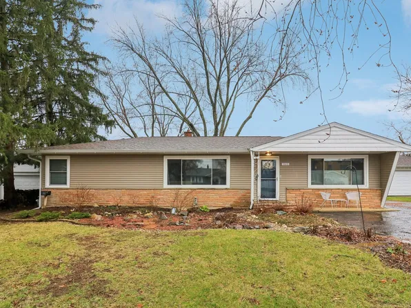 5503 May Ave, Richmond, IL 60071