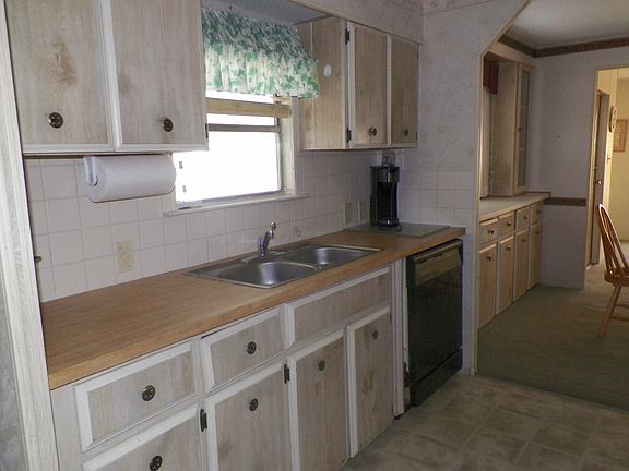 3rd image of 140 Tranquility Pl