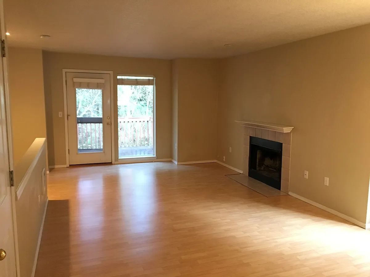 Building Photo - 15146 SW Barcelona Way