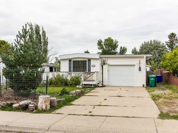 135 S Dalhousie Ct W, Lethbridge, AB T1K 4C8