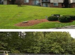 323 Fox Run Ln, Carmel, NY 10512