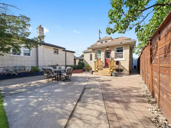 3234 N Ozark Ave, Chicago, IL 60634