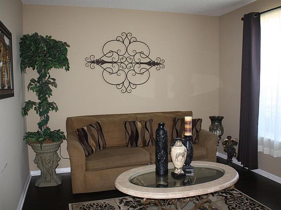 4th image of 3735 Bedford Dr