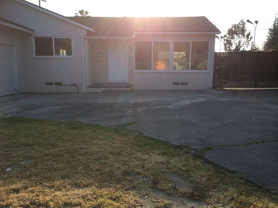 1st image of 865 Drake Ave