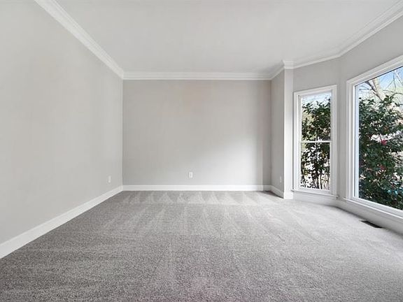 4th image of 3774 Upland Dr