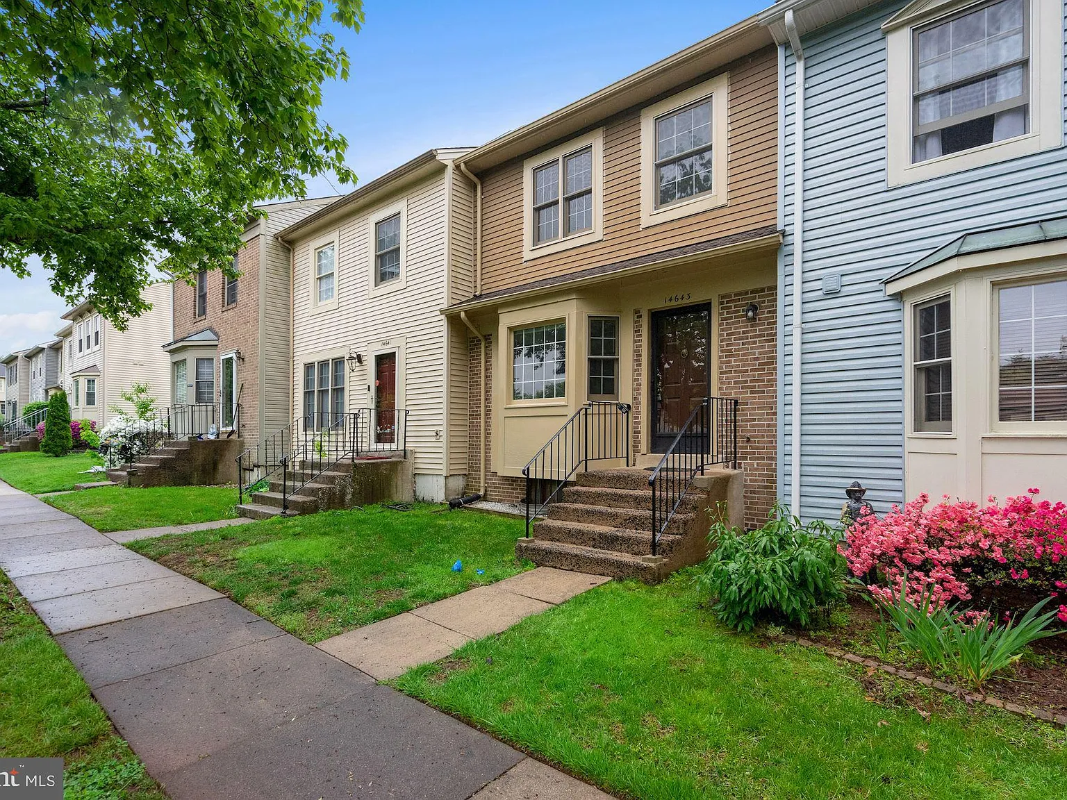 3 bed, 3.5 bath, 1531 sqft, $2,700 — Photo 3
