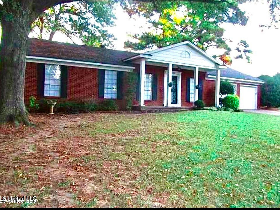1st image of 1062 Farmington Dr N