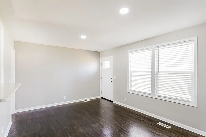 3 bed, 1.5 bath, 1200 sqft, $1,675 — Photo 3