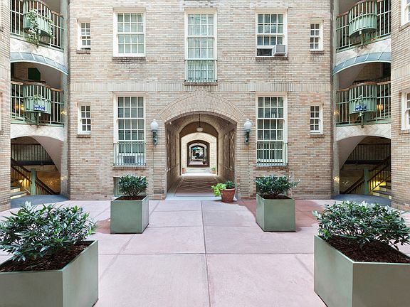 4th image of 517 E 77th St APT 4A