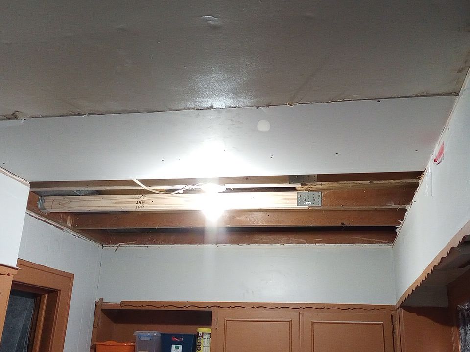 1st image of 7 W Conron Ave