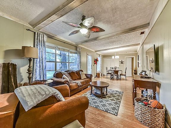 2nd image of 1501 Avenue