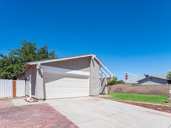 3rd image of 44739 Palm Vista Ave