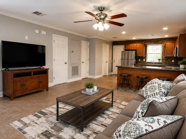1897 W Stone St APT 3, Fayetteville, AR 72701