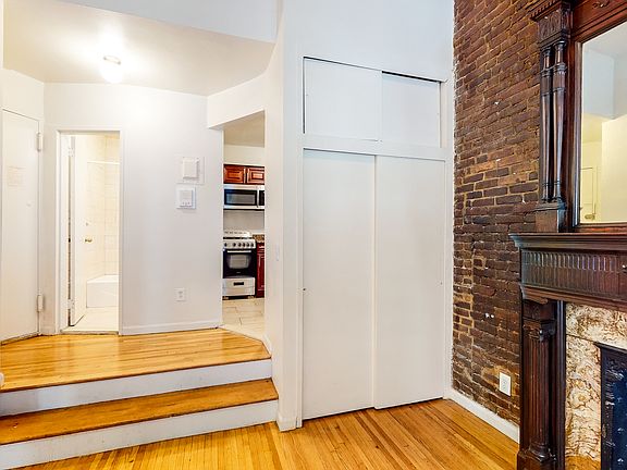 3rd image of 66 W 82nd St APT 1A