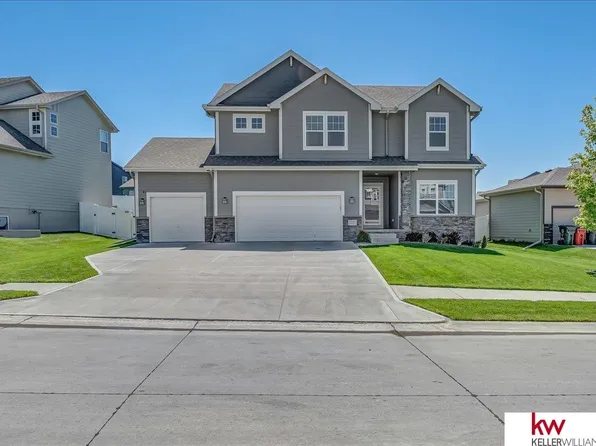 21393 Blaine St, Elkhorn, NE 68022