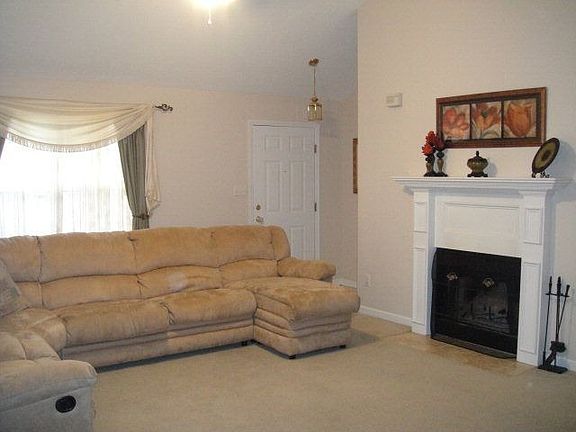 3rd image of 2721 Culverton Dr