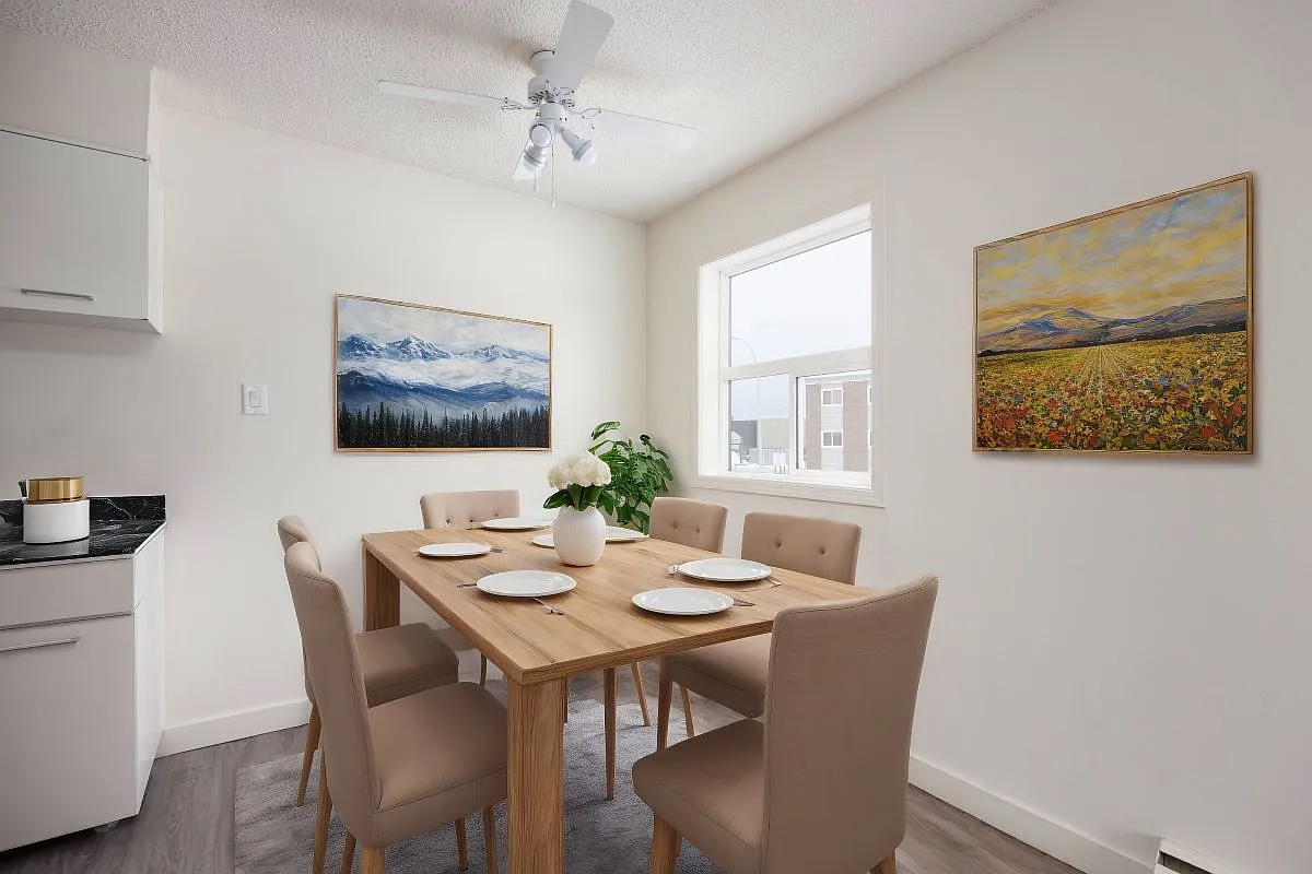 Hillside Manor — Photo 1