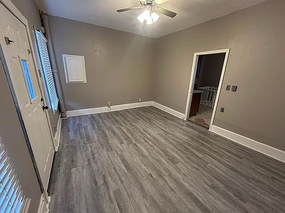 3rd image of 1005 Walnut St
