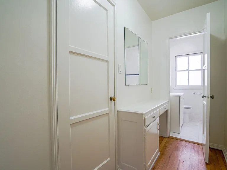 8551-8561 Holloway Dr — Photo 4
