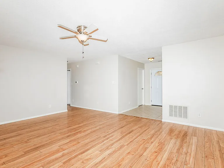 7394 Tassel Ct — Photo 3
