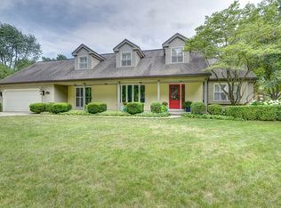 4005 Farhills Dr, Champaign, IL