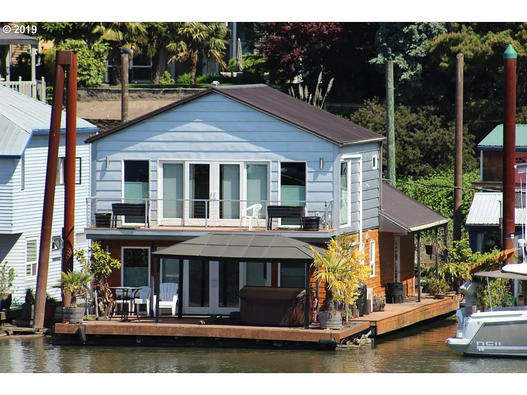 400 N Tomahawk Island Dr photo 1