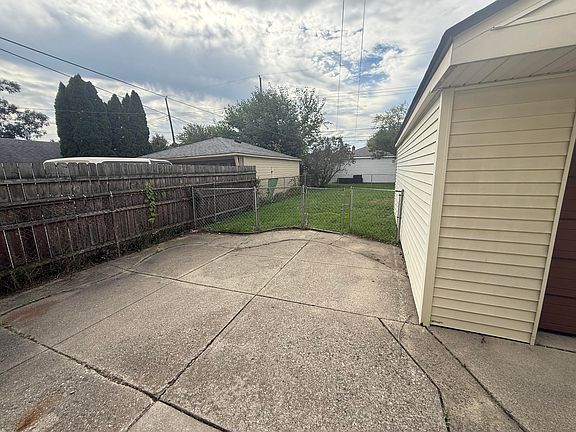 3rd image of 7224 William St