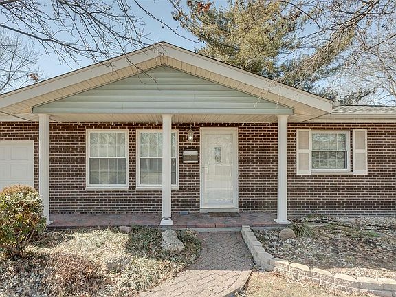 2nd image of 3125 Mockingbird Ln
