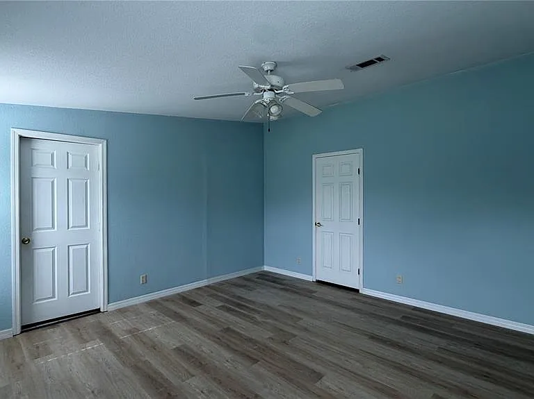 1831 Winchester Ct S — Photo 15