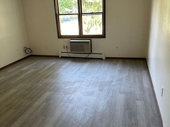 3rd image of 2517 E Midlothian Blvd APT 4