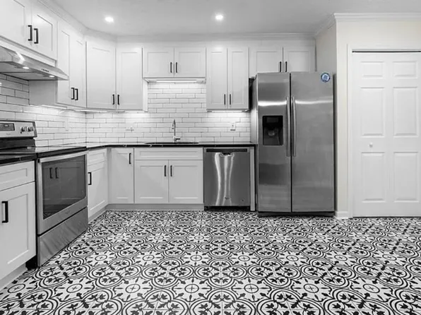 365 Winding River Dr Unit E, Atlanta, GA 30350