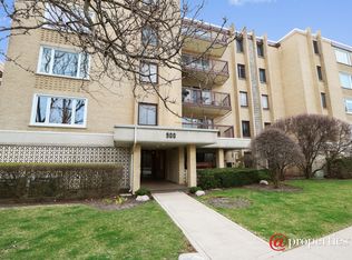 900 S River Rd APT 2B, Des Plaines, IL 60016