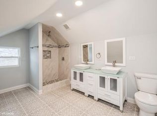 8504 S Essex Ave, Chicago, IL