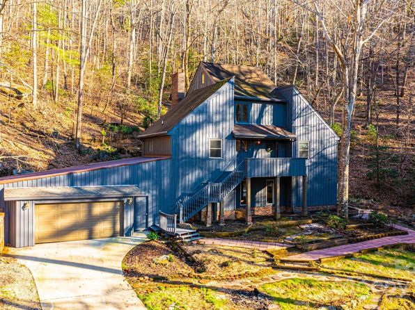 1621 Mountain Circle Dr, Lenoir, NC 28645