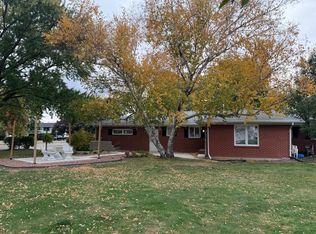 41 Park Crest Dr, Freeport, IL 61032