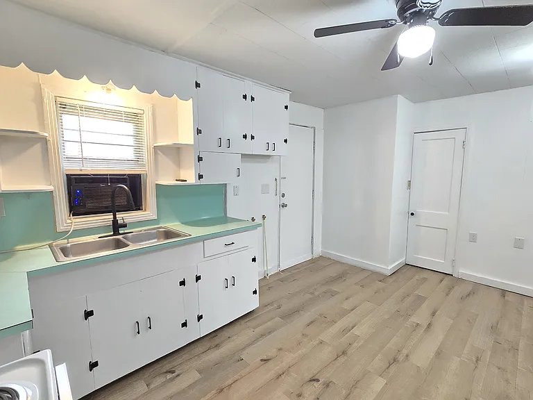 824 E Doddridge Ave #824 — Photo 9