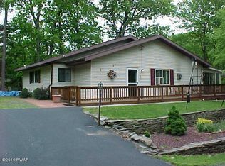 Nicole Ct, Dingmans Ferry, PA 18328