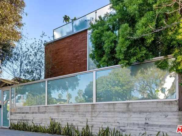 1220 Cabrillo Ave, Venice, CA 90291