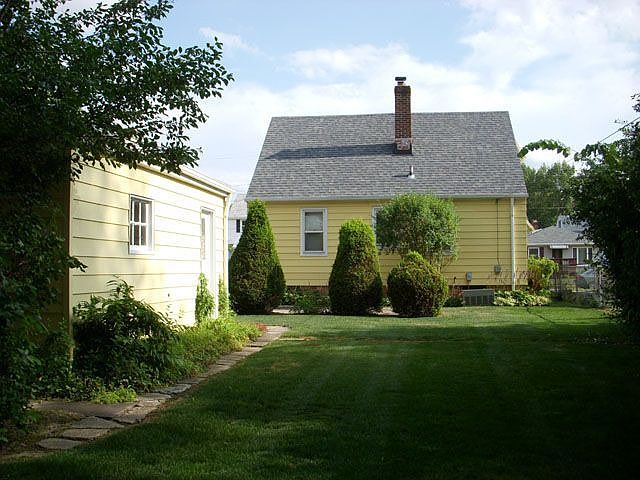 Spacious back yard