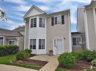 415 E Victoria Cir #415, North Aurora, IL 60542