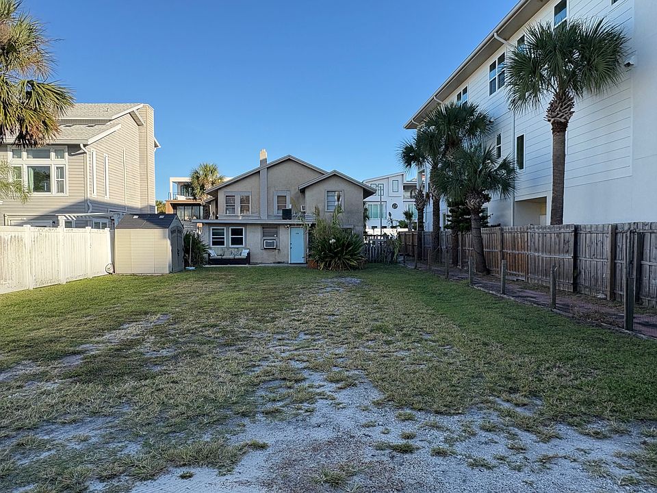 Backyard lots of parking and privacy.