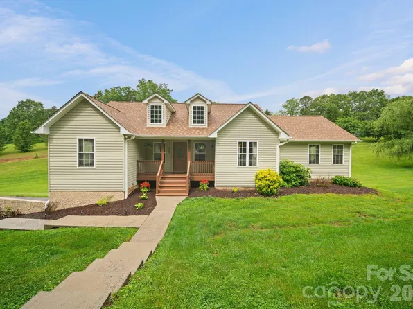 77 Sherry Ln, Leicester, NC 28748