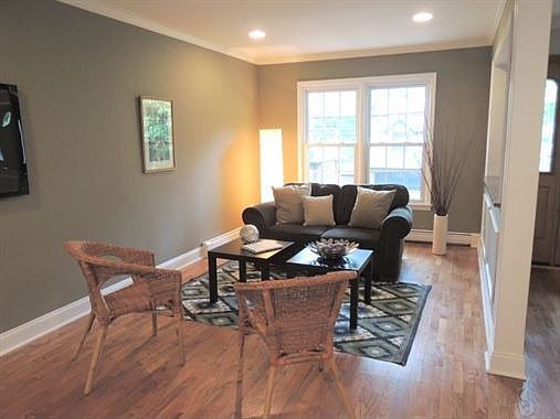 4th image of 265 Leonia Ave