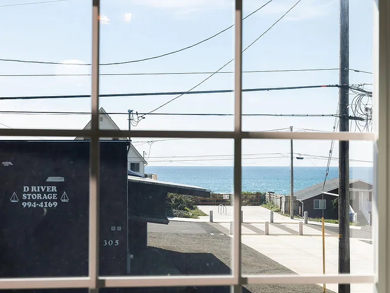 304 SE Highway 101 — Photo 17