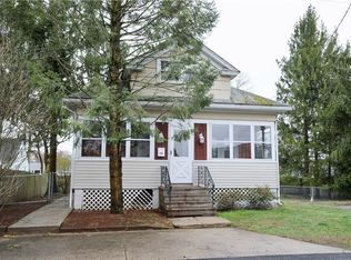 90 Dallas Ave, Warwick, RI 02889