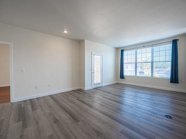 8555 W Russell Rd #2062-1 — Photo 15