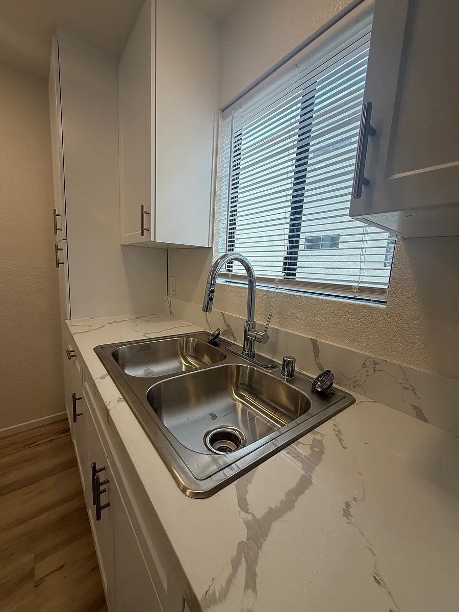 Building Photo - 3282 Reynard Way #11